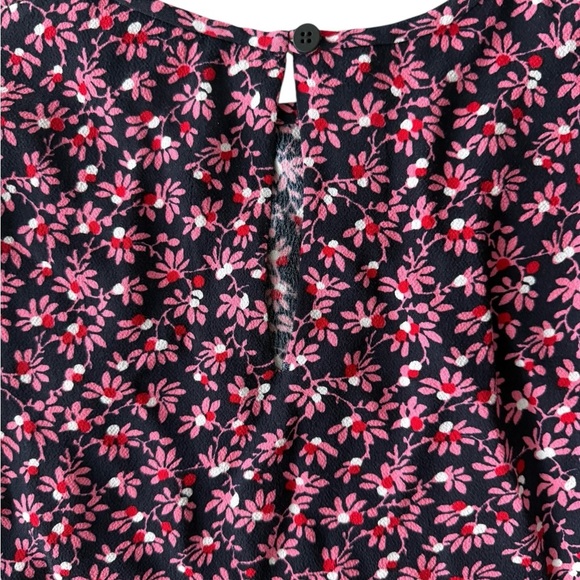 Diane von Furstenberg
Vines Petal Blouses XXS - Picture 4 of 7